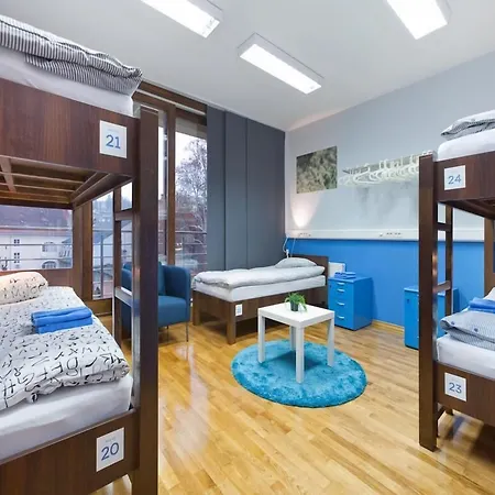 Hostel Bureau-3